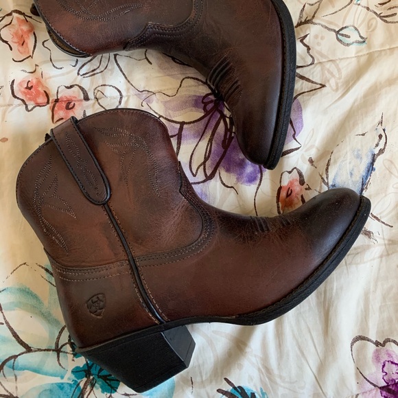 women's short western boots